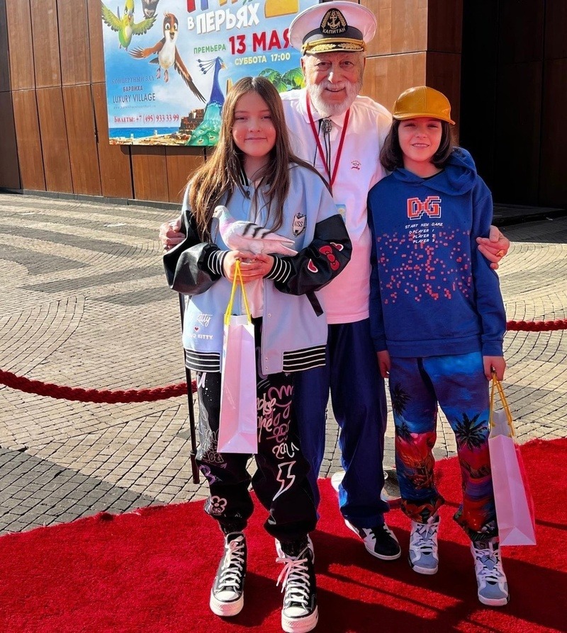 Бедрос Киркоров с Аллой-Викторией и Мартином