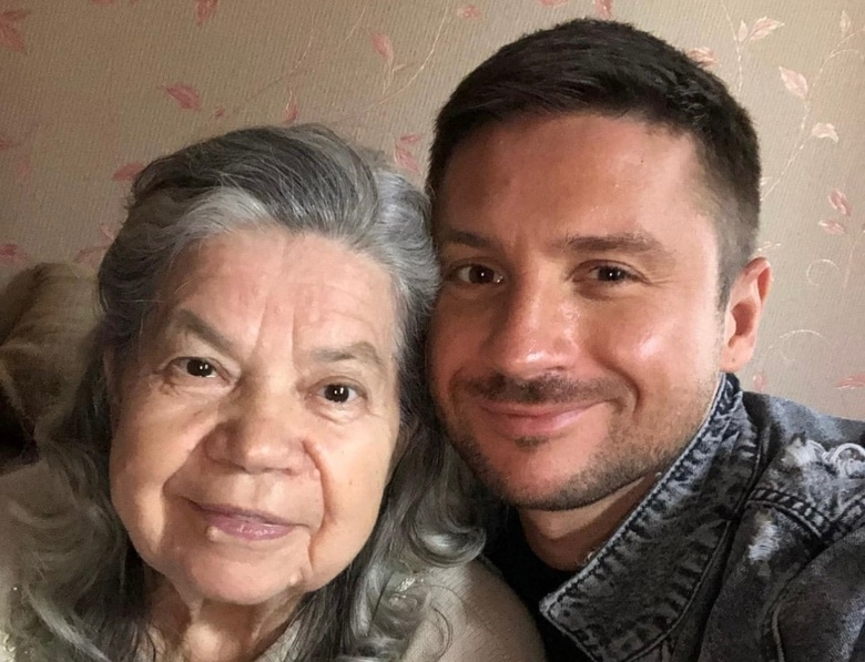 Сергей Лазарев с бабушкой Жанной Петровной