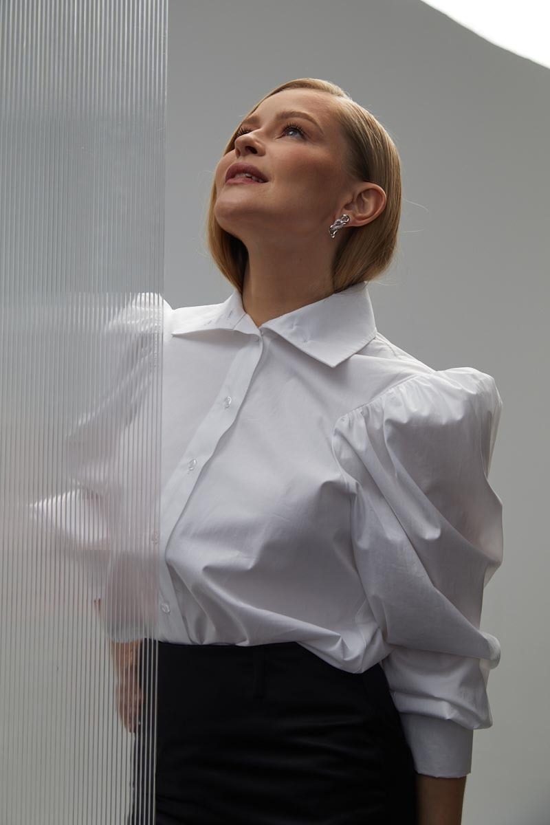 Стиль: Джиргал Санжиева, Макияж: Кирилл Шабалин, Прически: Мария Родкина, Ассистент фотографа: Дмитрий Пилатов, Ретушь: Алика Лукьянчикова