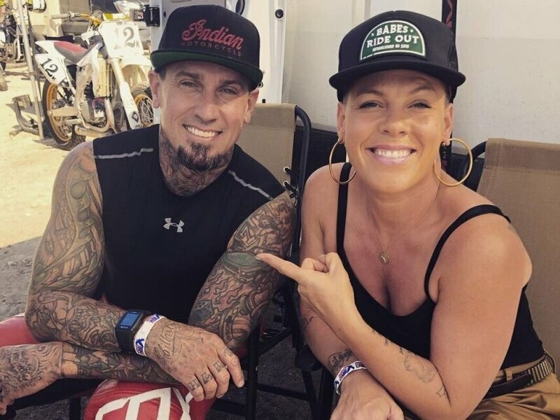 Пинк и Керри Харт