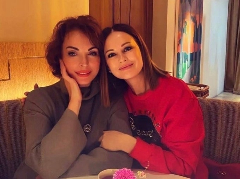 Елена Задорнова и Ирина Безрукова