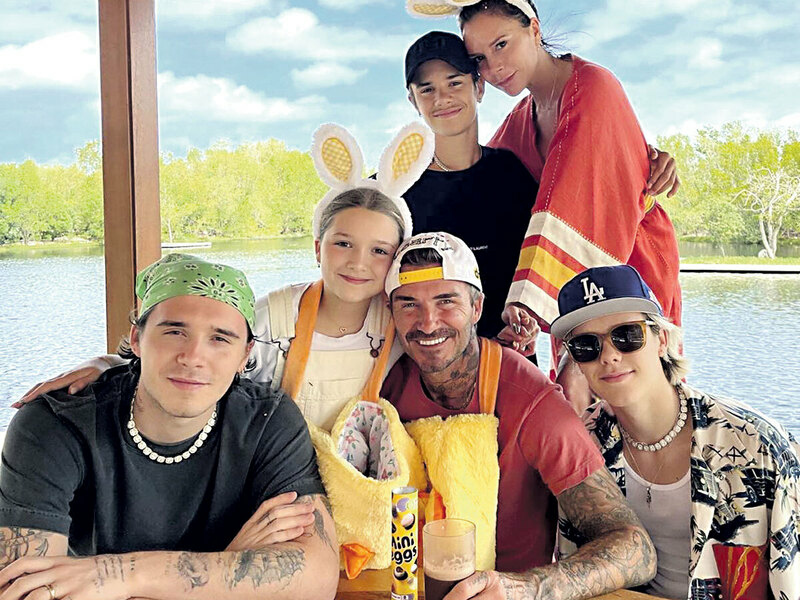 Виктория и Дэвид Бекхэм с детьми