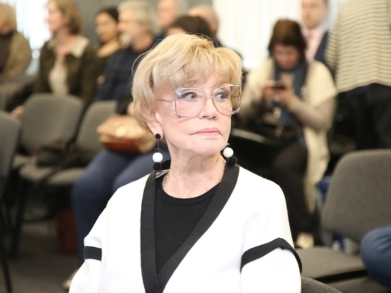 Вера Алентова