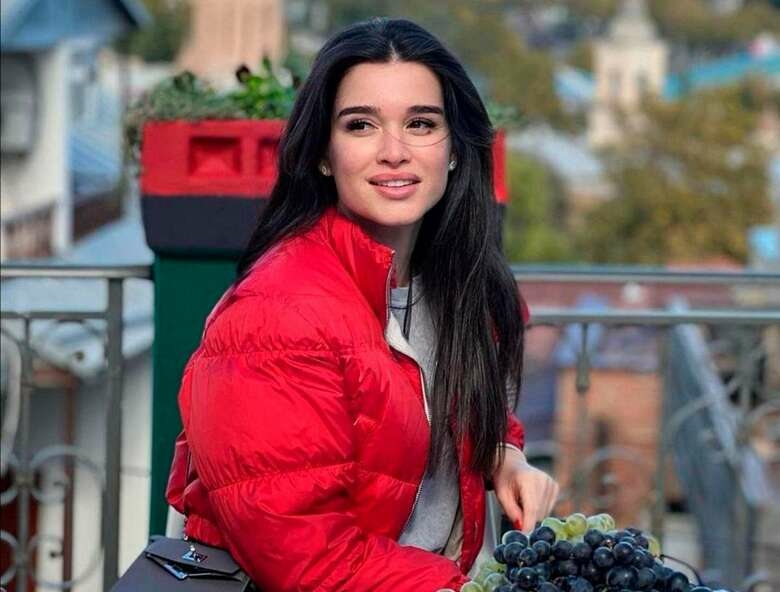 «Третий лишний»: Бородина запретила бывшему мужу брать на встречи с дочерью любовниц