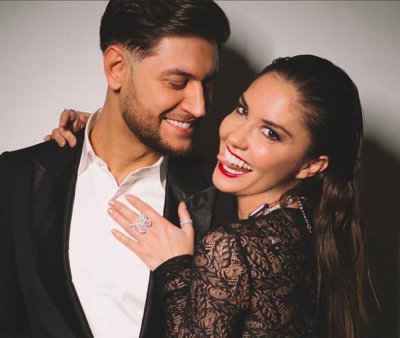 Дава и Агата Муцениеце