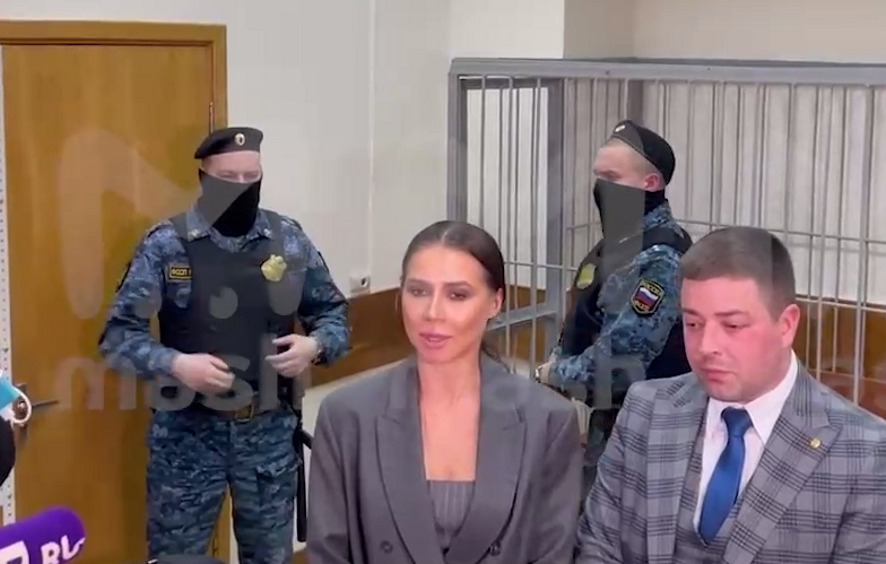 Суд запретил блогеру Лерчек и ее мужу пользоваться интернетом