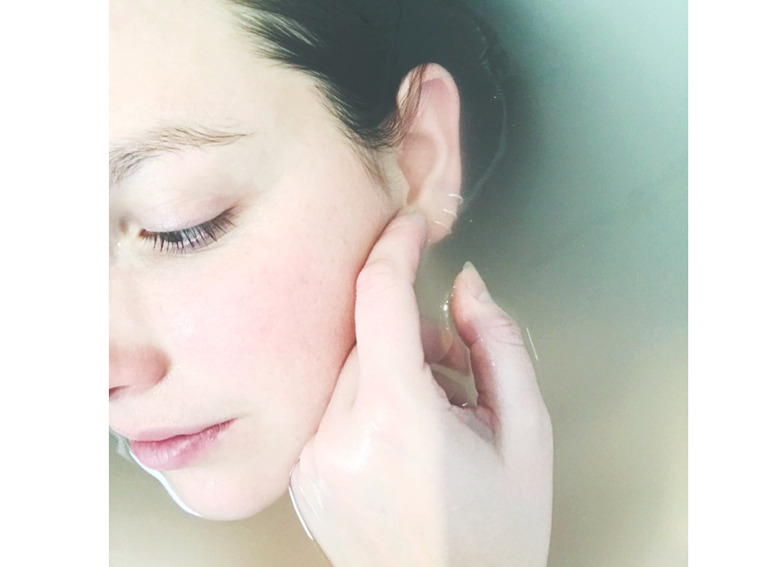 Добавь воды: как эффективно увлажнить кожу в домашних условиях