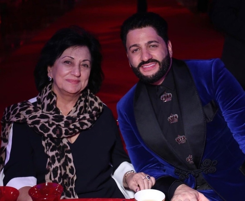 Оперный певец со своей тетей