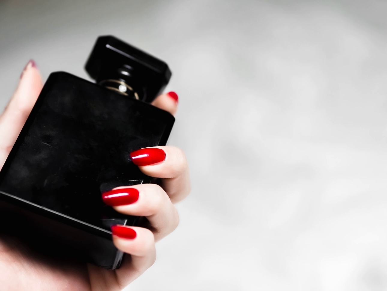 не стоит дарить духи, если не уверены в предпочтениях женщины