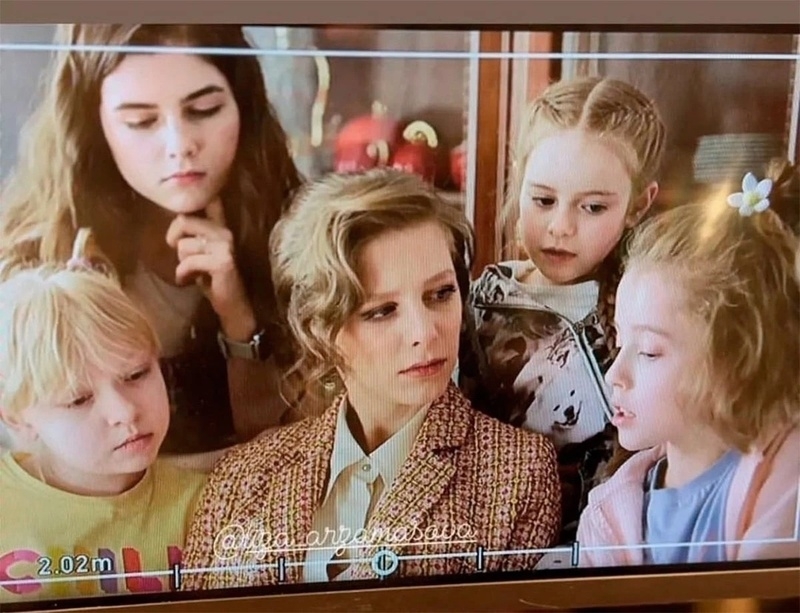 Актриса показала кадр со съемок сериала