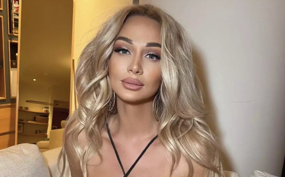 Виктория Лопырева