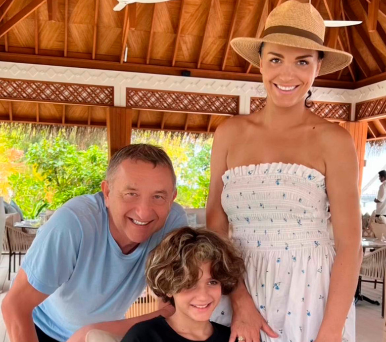 Певица Слава с мужем и младшей дочерью