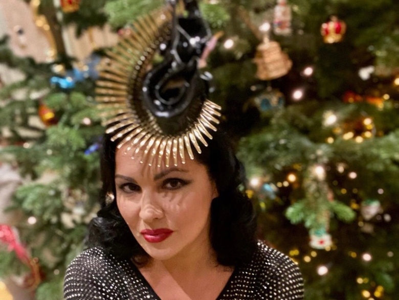 Анна Нетребко