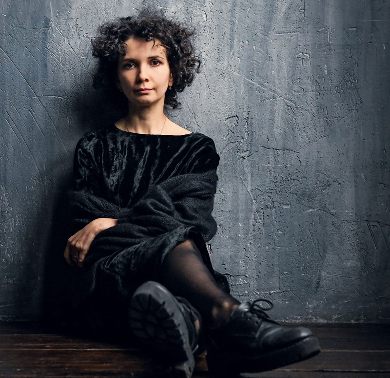 Поклонники любят Марию прежде всего как театральную актрису, хотя у нее немало хороших ролей в кино. Например, «Дочь», «Сталинград», «Гурзуф»