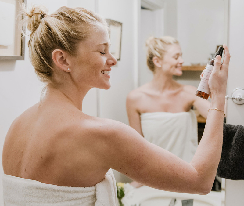 Как же снизить раздражающее действие ретинола? Самый простой способ – использовать вместе с ним увлажняющие средства