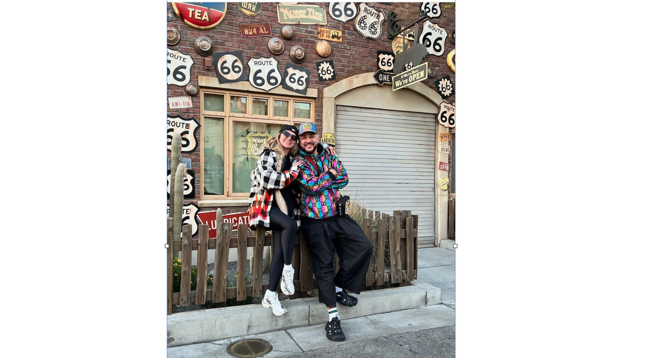 Поклонники не сразу поняли, кто это рядом с Филиппом