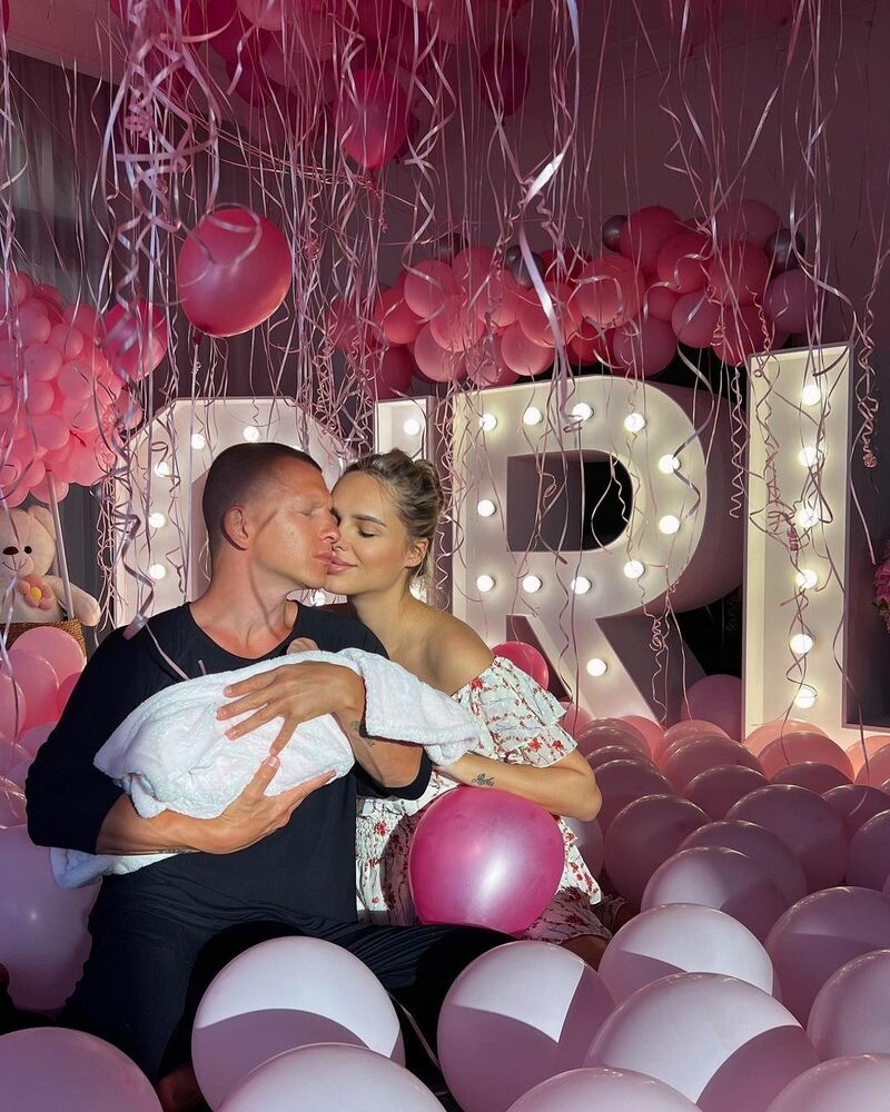 Ханна и Пашу с ребенком