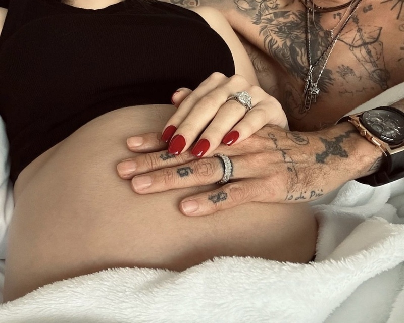 Для модели этот ребенок станет первенцем