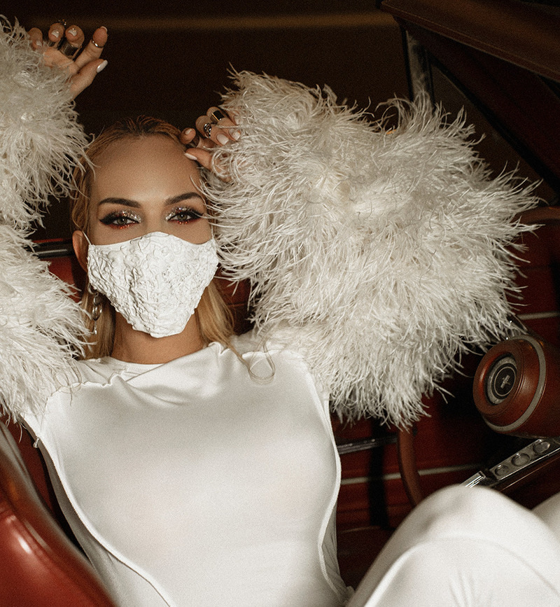 «Маска помогает мне заниматься творчеством, сохраняя инкогнито»