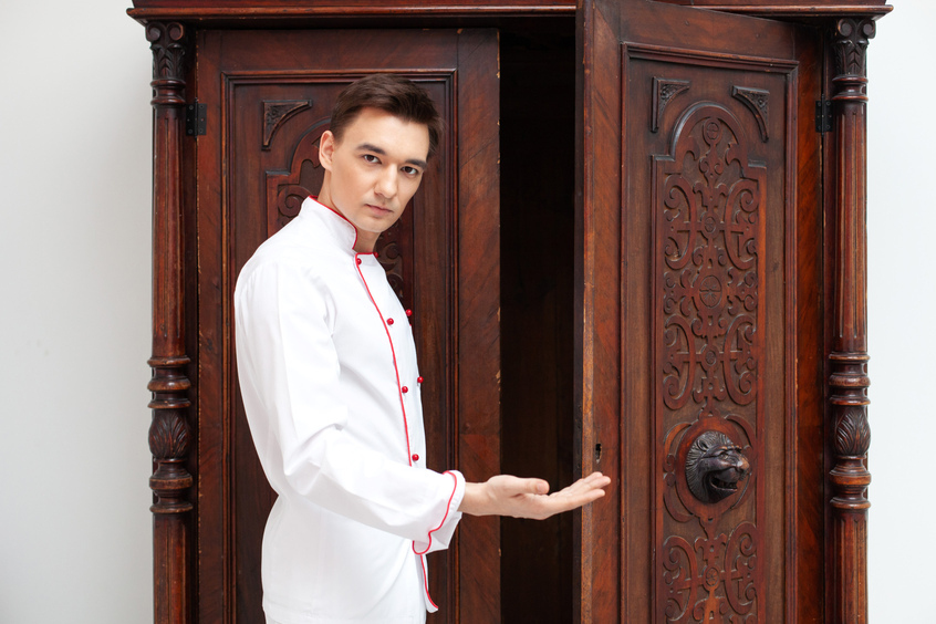 Голоса в лифте, душ в театре и вкусный ужин