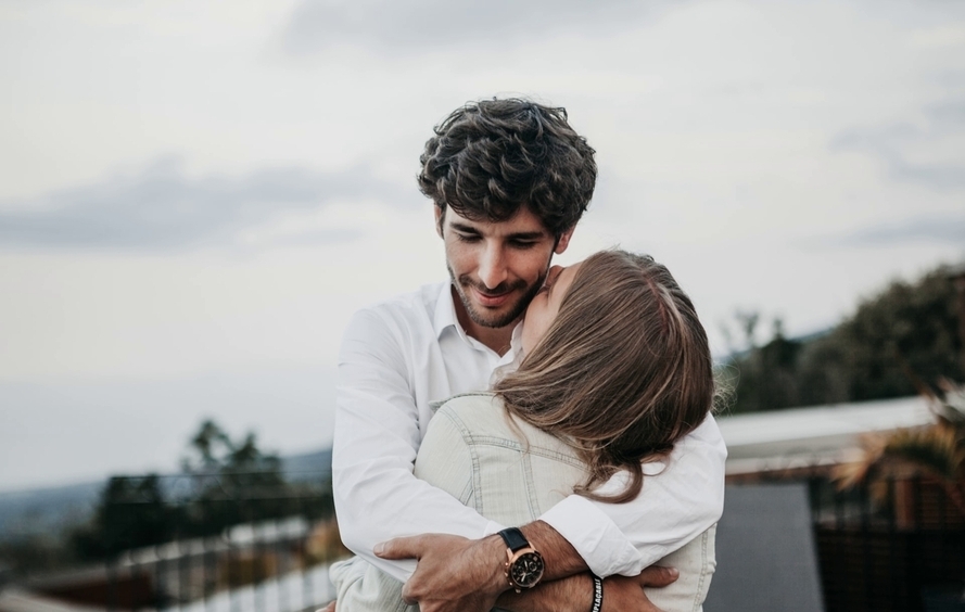 как понять, что для мужчины вы больше, чем просто подруга