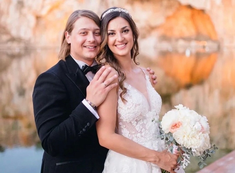 Андрей со своей женой-гречанкой