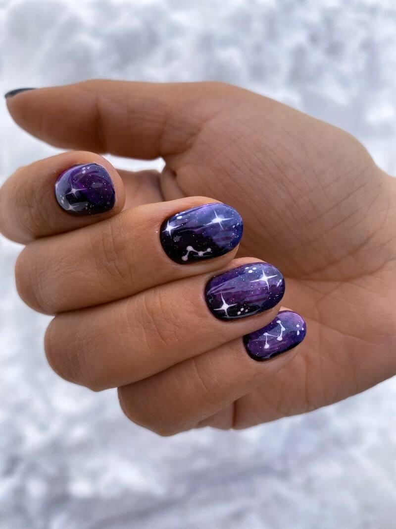 Маникюр со звездами