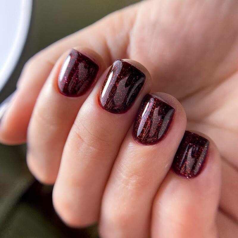 Винный маникюр