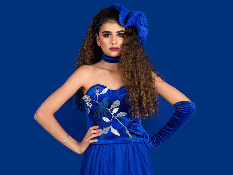 В этом году популярны чокеры в стиле 90-х годов