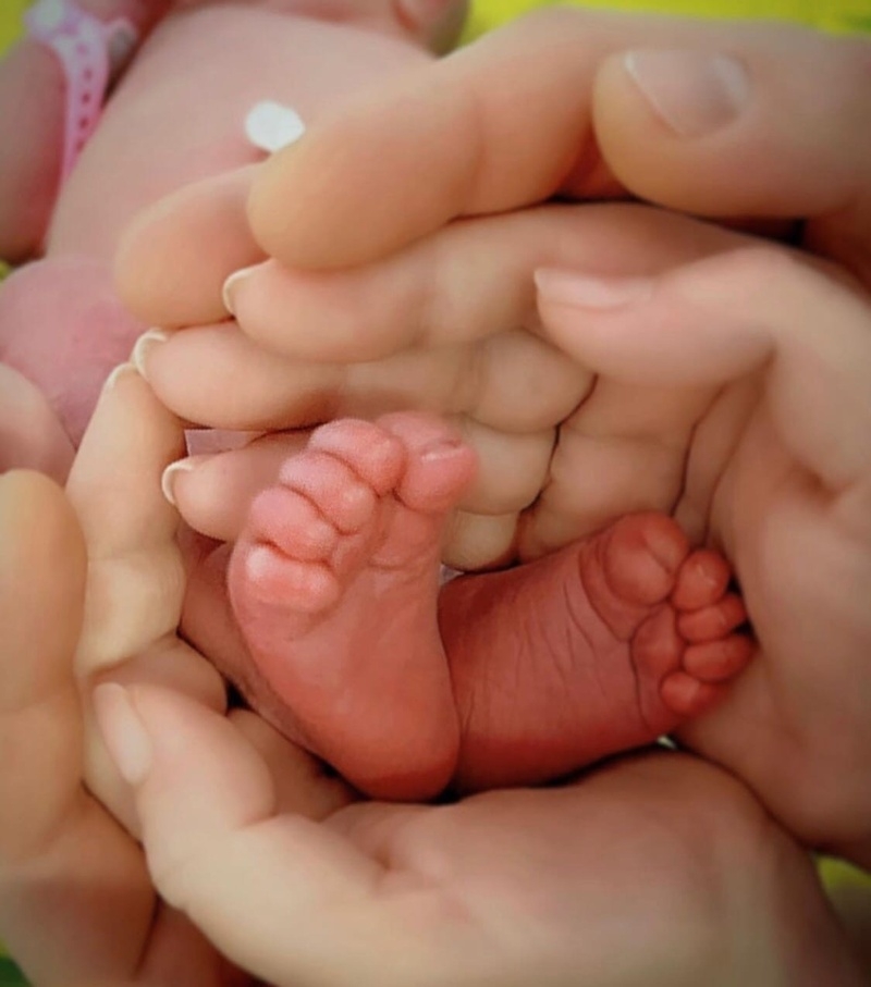 Актриса показала новорожденного ребенка