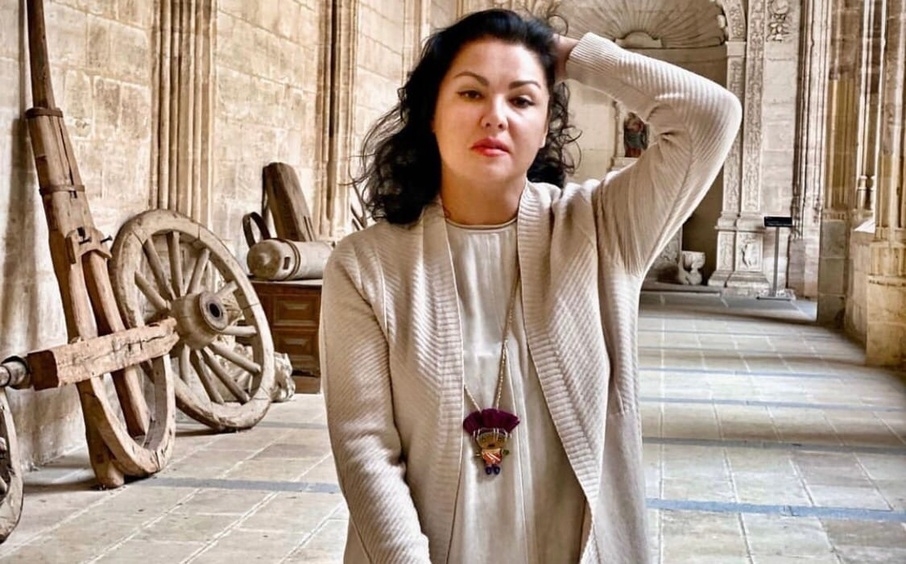 Анна Нетребко