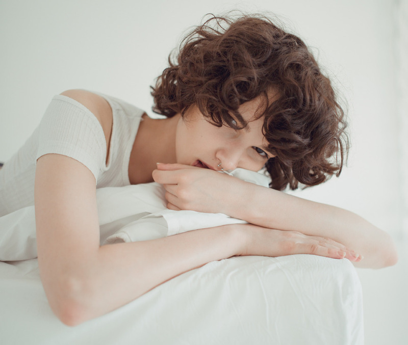 Важно осознавать то, что с вами происходит. И тогда, вспомнив травмирующую ситуацию, «крючок» из детства, вы сможете ответить, не впадая в чувство вины