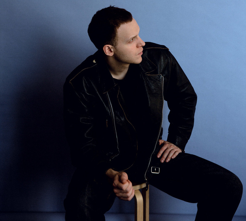 "Я не голодный художник, деньги уважаю, люблю комфорт и считаю важным обеспечивать семью, помогать родителям"