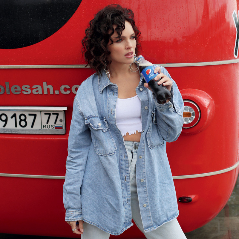 "Чувство вины перед сыном присутствует всегда. Я вообще не знаю, что такое быть идеальной мамой, где этот критерий"