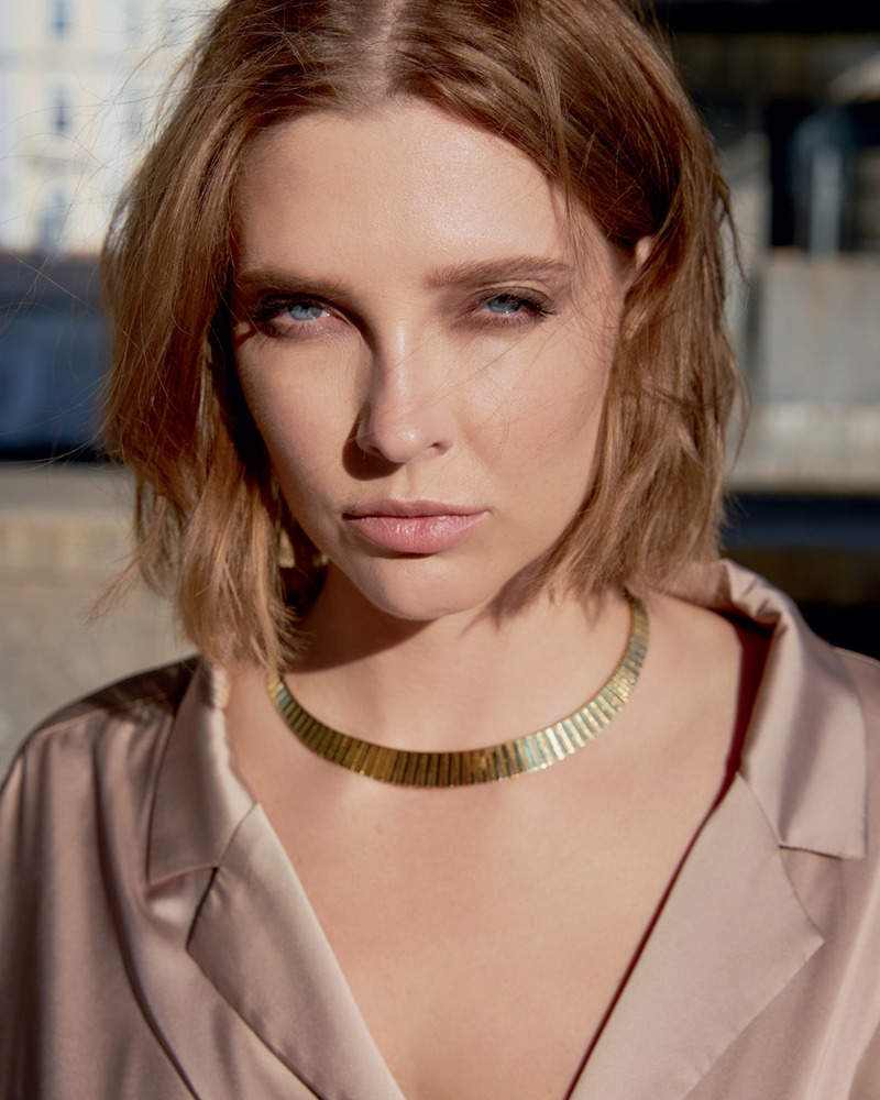 "Это была сильная любовь. Я восхищалась этим мужчиной, он был старше, заботился обо мне. Но понять некоторые нюансы моей профессии не мог"