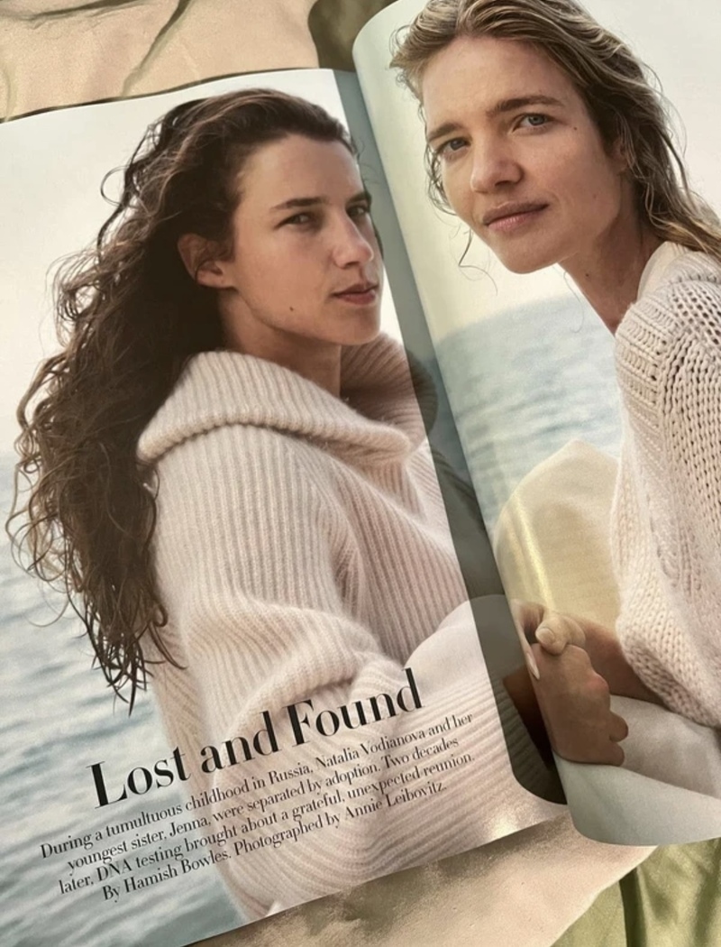 Модель с младшей сестрой Дженной