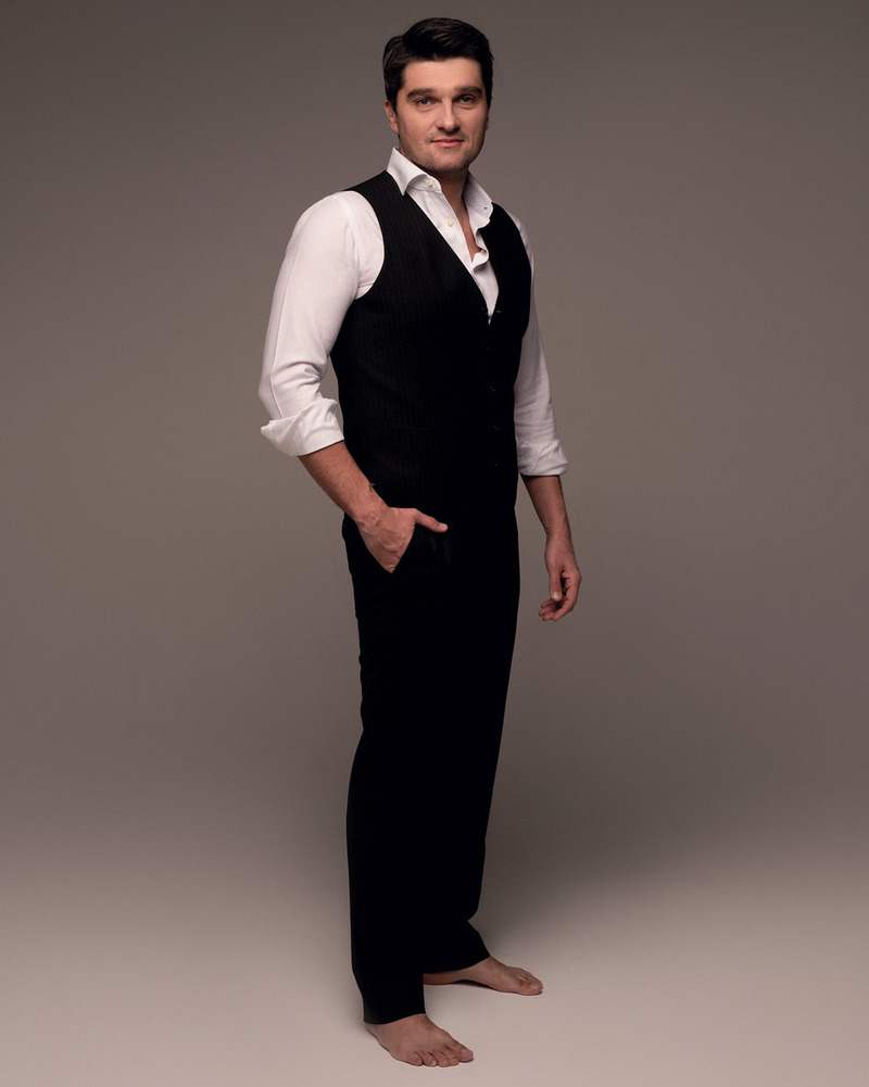 «На пробах я предложил Алесе: давай обнимемся, почувствуем энергетику друг друга! И когда я ее обнял, меня будто током ударило»