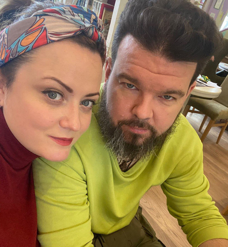 «Я поняла, что не имею права запретить супругу заниматься тем, чем ему хочется, нравится. И сейчас мы вместе в кино»