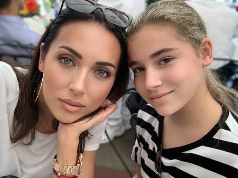 Алсу с дочерью