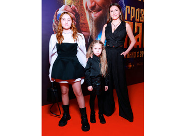 Валерия Кожевникова: лайфхаки для тех, кто собирается на красную дорожку с детьми