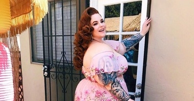 Тесс Холидей