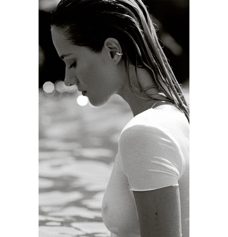 Актриса блеснула своими прелестями