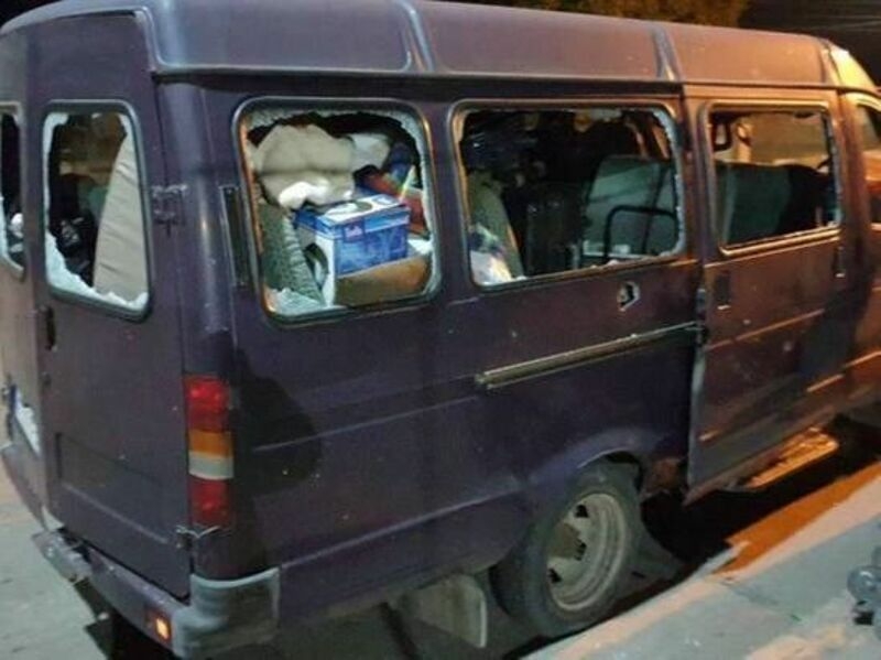 АВТОМОБИЛЬ ТЕЛЕКОМПАНИИ «ТАВРИЯ» ПОСЛЕ ОБСТРЕЛА