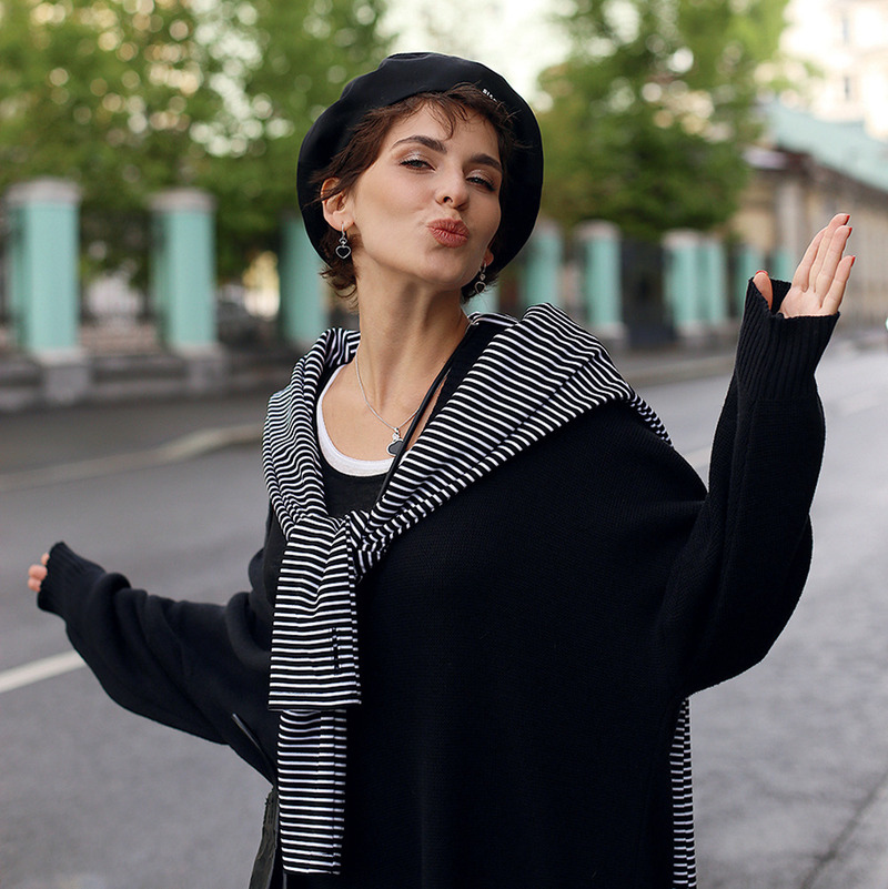 На съемках фильма «Девушки бывают разные» Лиза познакомилась с продюсером и режиссером Сариком Андреасяном, ныне ее женихом