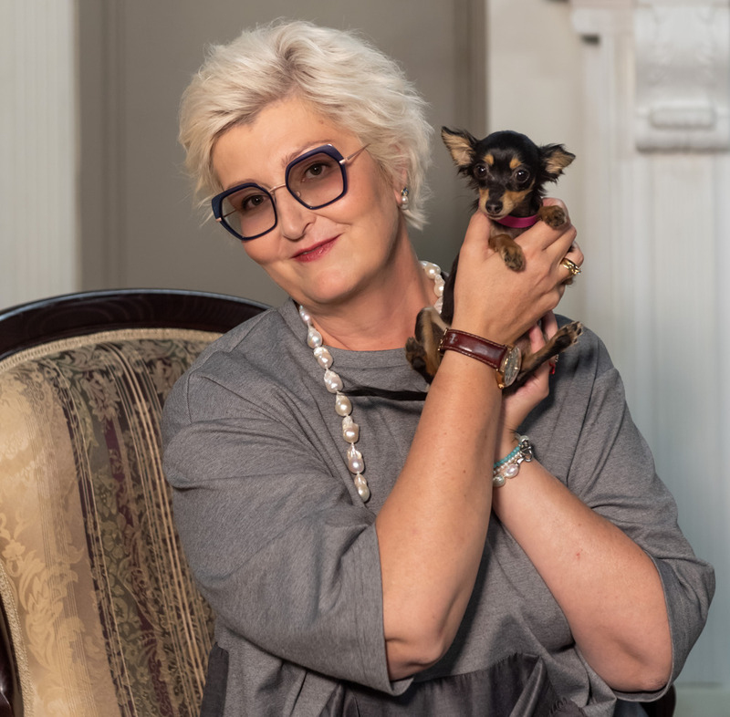 «Мне совершенно необходима моя собака на коленях — она пишет книжки со мной три последних года»