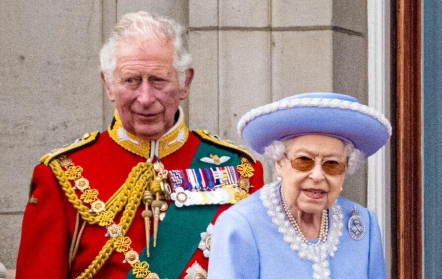 Принц Чарльз и королева Елизавета II