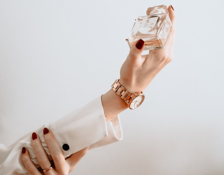 Выбираем лучшие парфюмы для осени