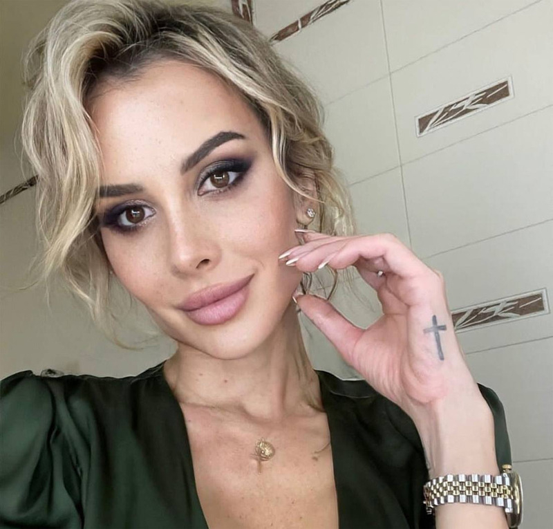 Анна Грачевская внезапно стала блондинкой