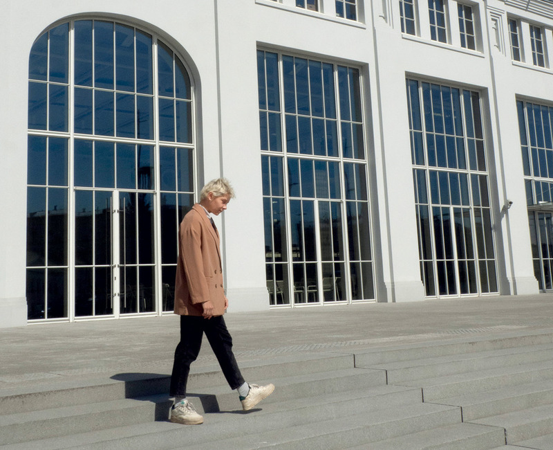 "Я с пеной у рта доказывала своему другу Паше, что нет разницы, из какой страны твой любимый человек. Он предложил вернуться к разговору через год..."