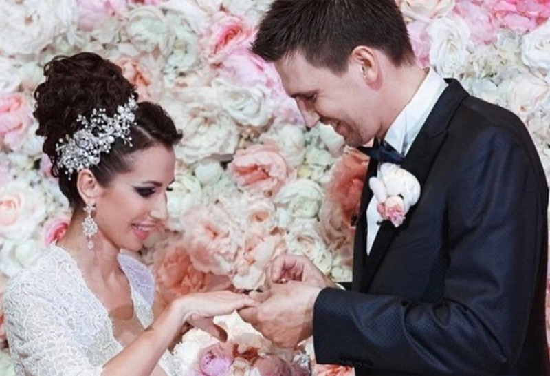 «Мы каждую годовщину, 14 февраля, делаем татуировки, и я даже не знаю, откуда взялась эта традиция»